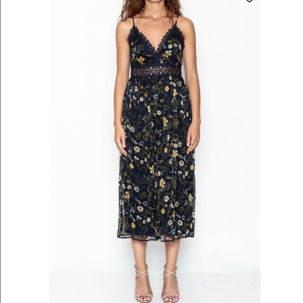 re: named navy floral jumpsuit size small